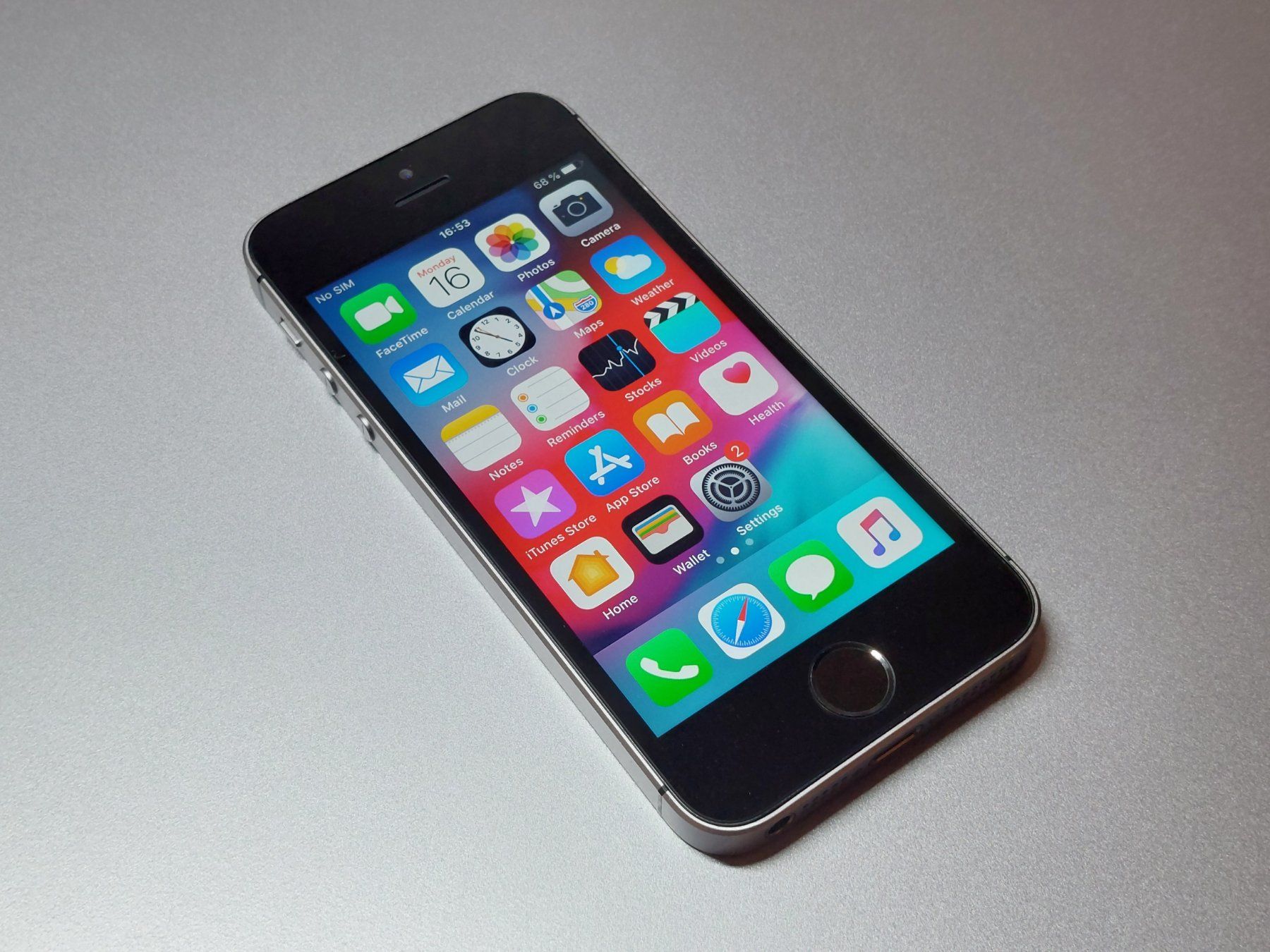 Apple Telefoni cellulari / Smartphones: iPhone SE 2016 32gb, 93% Akku, mit Hülle – Usato da Pfäffikon SZ venduto da max_5ylc