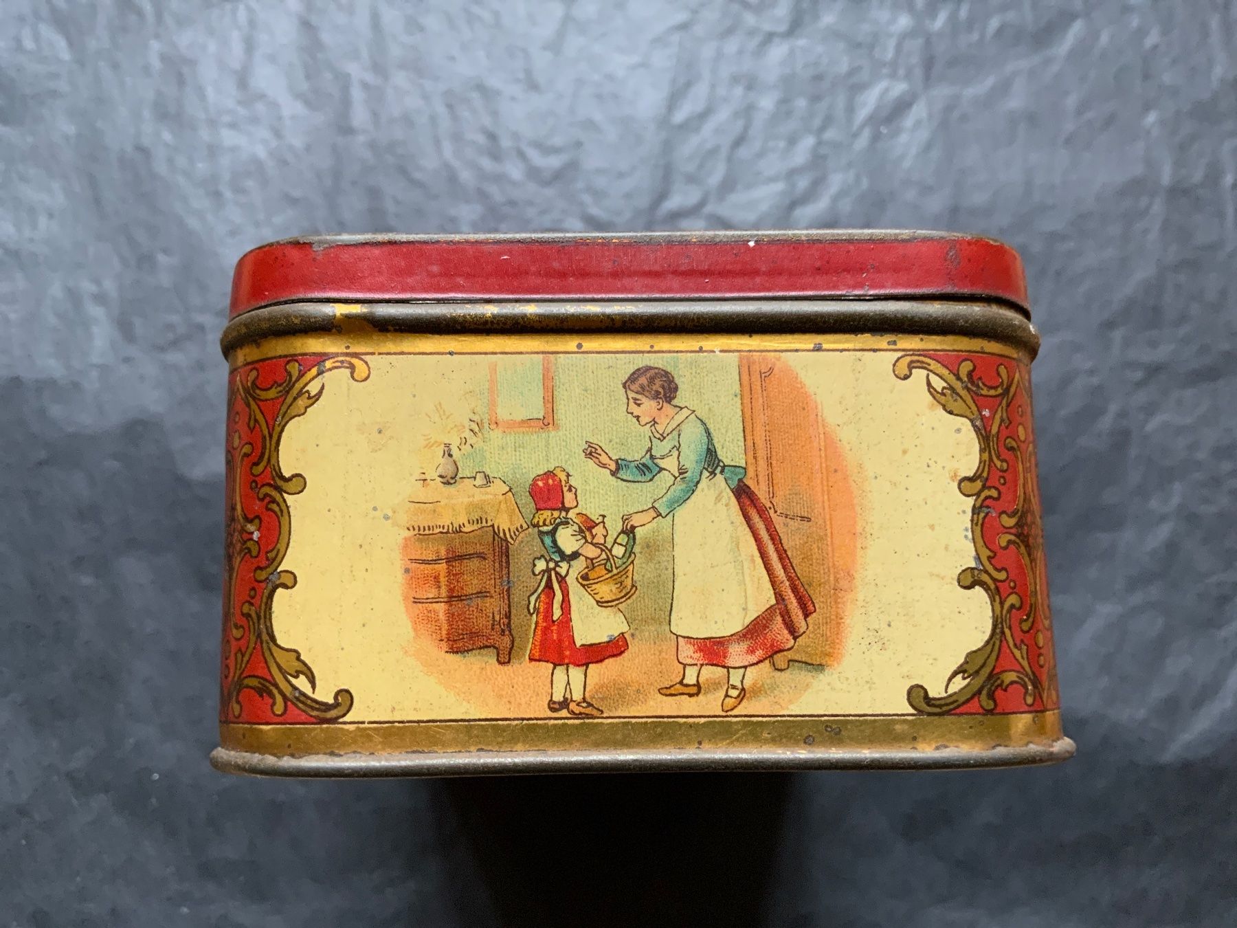 Tutte le decorazioni: Rotkäppchen und der Wolf alte Blechdose – Usato da Hofstetten SO venduto da zimtschnitte17 4