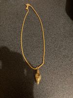 Pendentif avec feuilles d’or