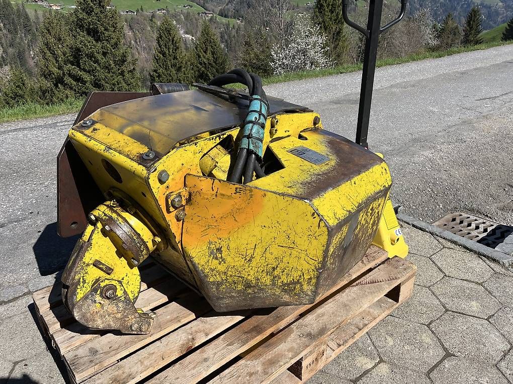 Menzi Muck Escavatori: Kyburz Seilwinde zu Menzi Muck – Usato da Frutigen venduto da glory03 1