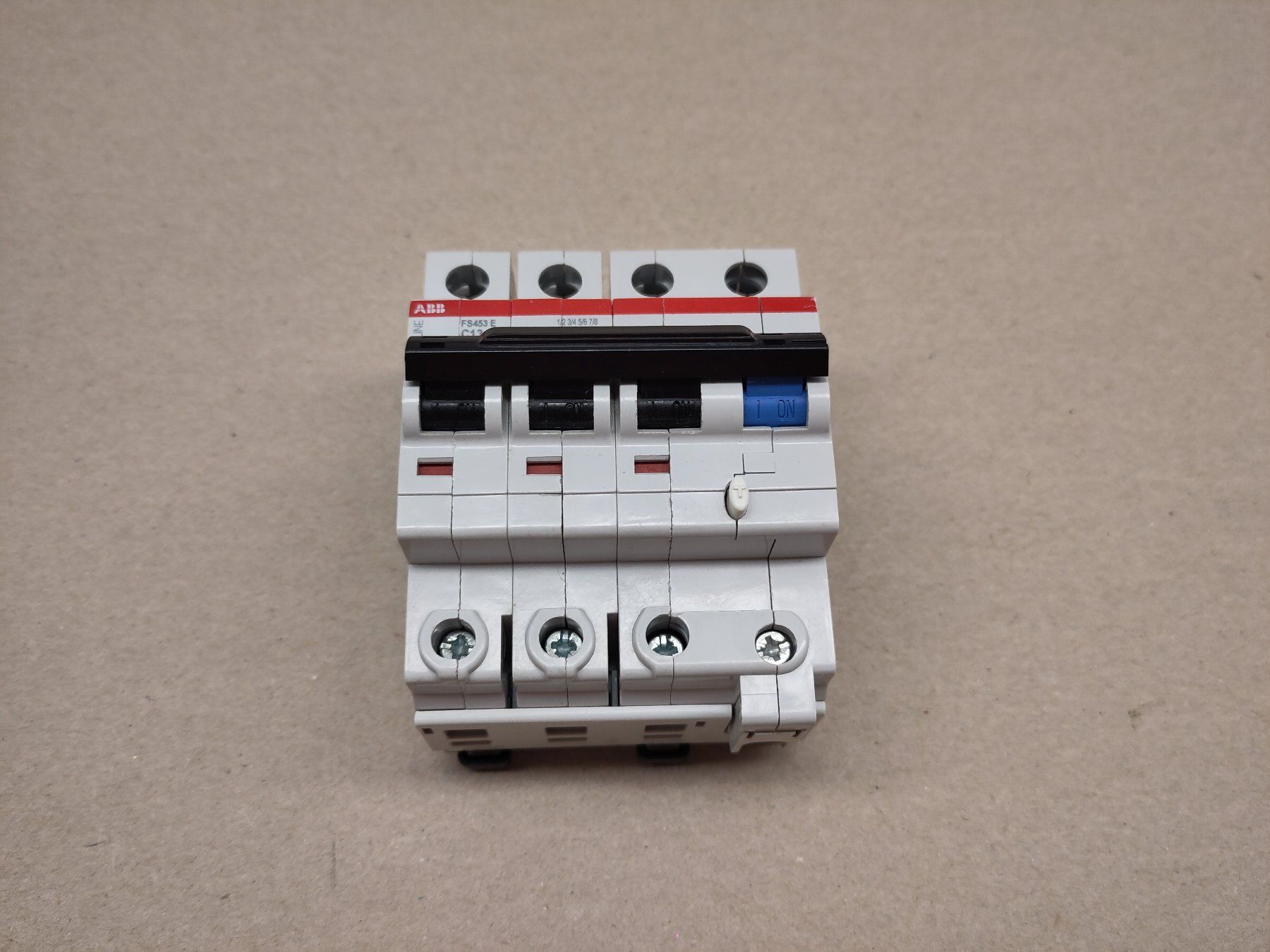 ABB Interrupteurs: FI-LS ABB C 13A 30mA 4polig FS453 E – D'occasion à Schmitten FR par SirLanzelot 3
