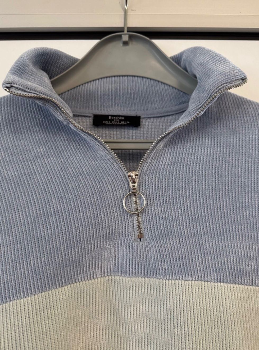 Bershka Pullover & Sweatshirts: Pull Tricolore bleu Bershka half Zip Taille S oversize – Gebraucht aus St-Aubin FR von Tiweety 2