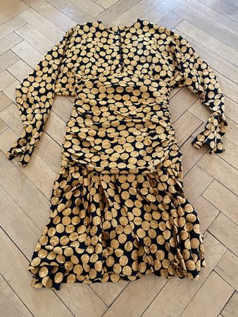 Abito vintage Torrente Paris a pois dorati e neri.