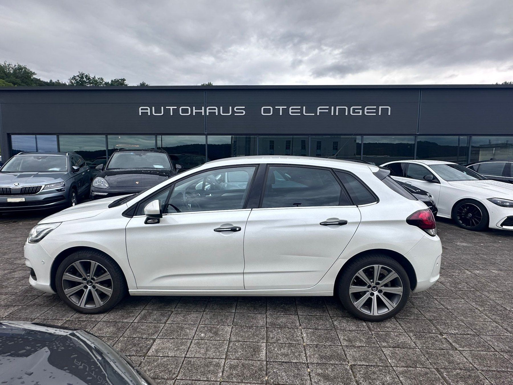 Citroën Autos: Citroen C4 – D'occasion à Otelfingen par hof74