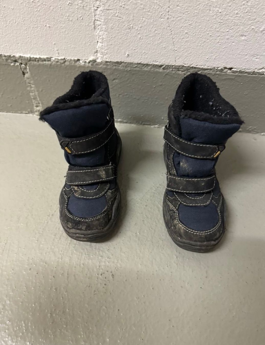 Scarpe per ragazzi: Kinder Winter Schuhe Grösse 29 – Usato da Zürich venduto da zd_1965 2