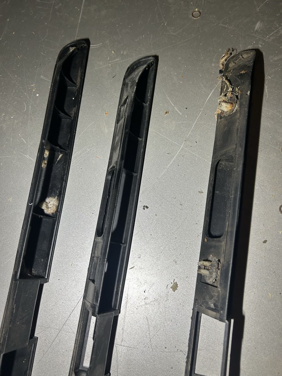 Volkswagen Tutti pezzi di ricambio auto: Golf2 kofferaum Blende  – Usato da Gampelen venduto da ste_r6hj 3