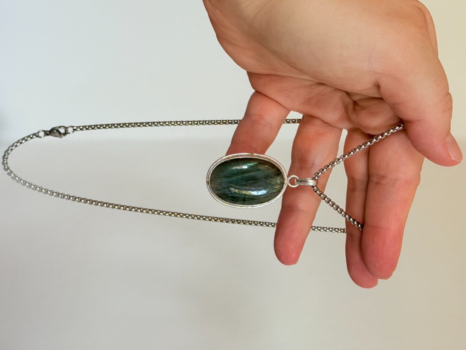 Ketten: Collier avec labradorite - Élégant & Naturel! – Neu und originalverpackt aus Genève von AWWA 9