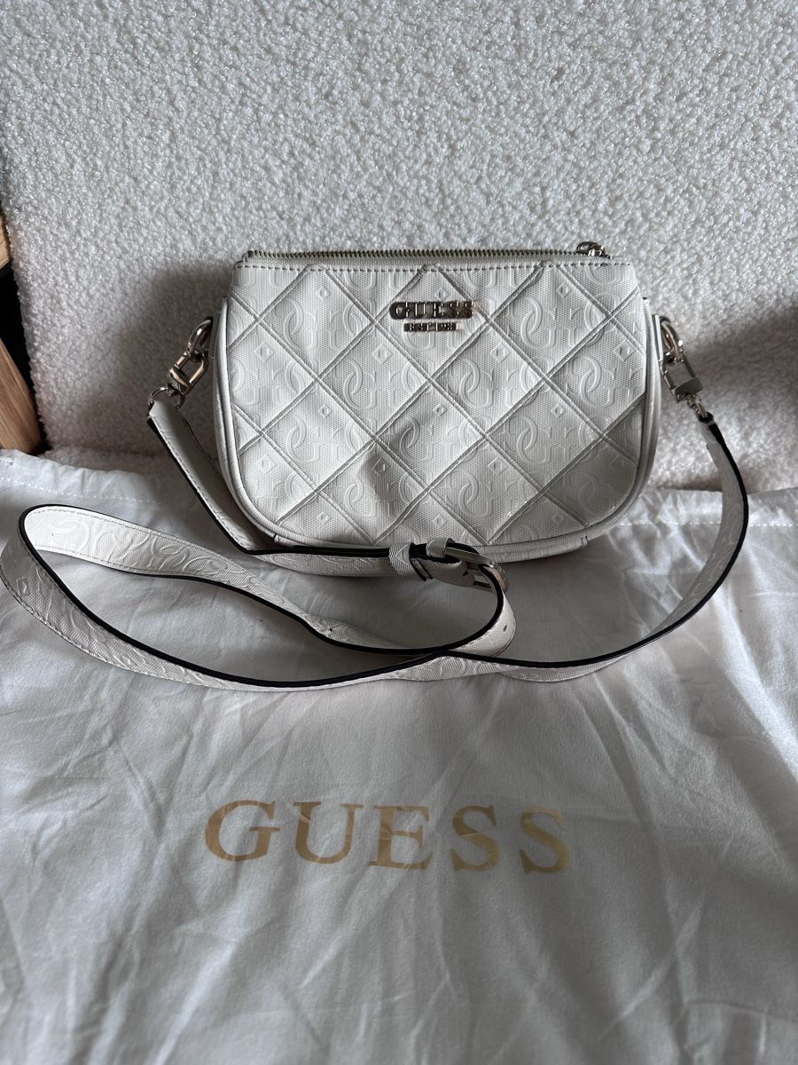Guess Borse da donna: Guess Tasche – Nuovo (secondo la descrizione) da La Chaux-de-Fonds venduto da flawlessagata 1