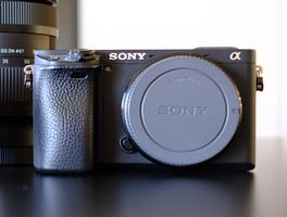 Sony Alpha 6400 Body (neuwertig / nur 3564 Auslösungen)