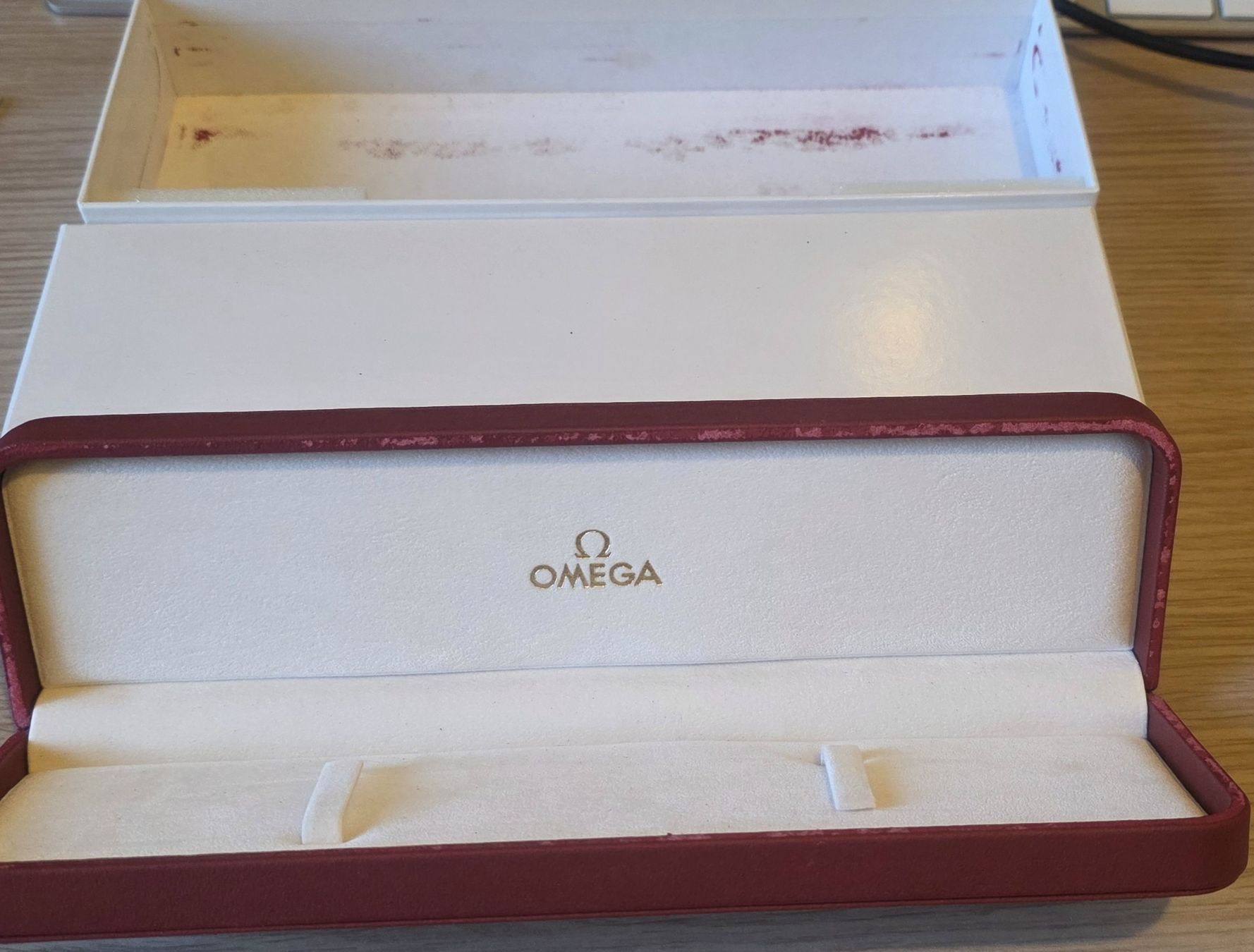 Omega Orologi: Omega Box Ecrin rectangulaire rouge – Usato da Neuchâtel venduto da mywatch4u 2
