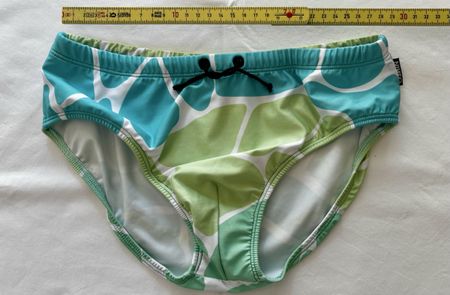 Badehose Gr. S, Badeslip, Strand, Pool,