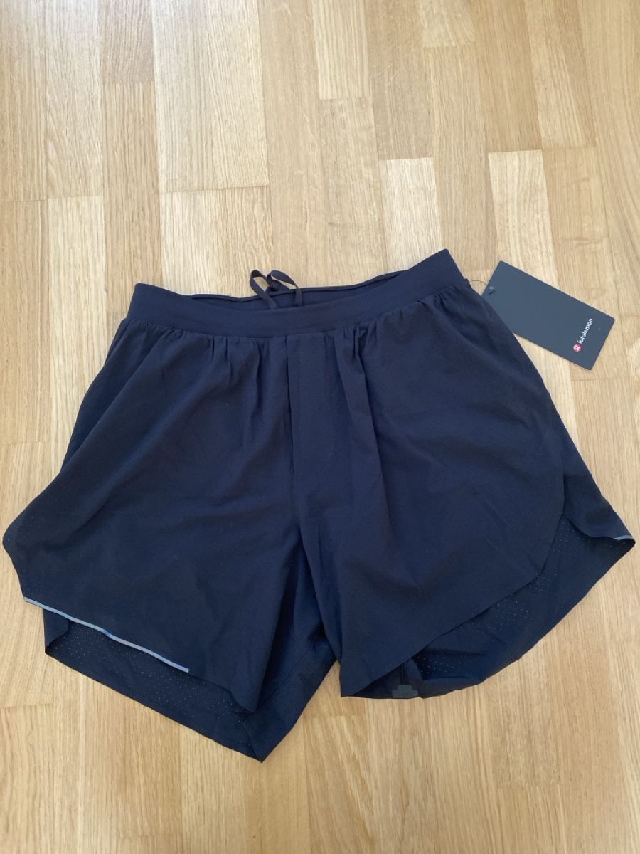 Lululemon Hosen: Lululemon 6” shorts – Neu und originalverpackt aus Zürich von Pab_88wm