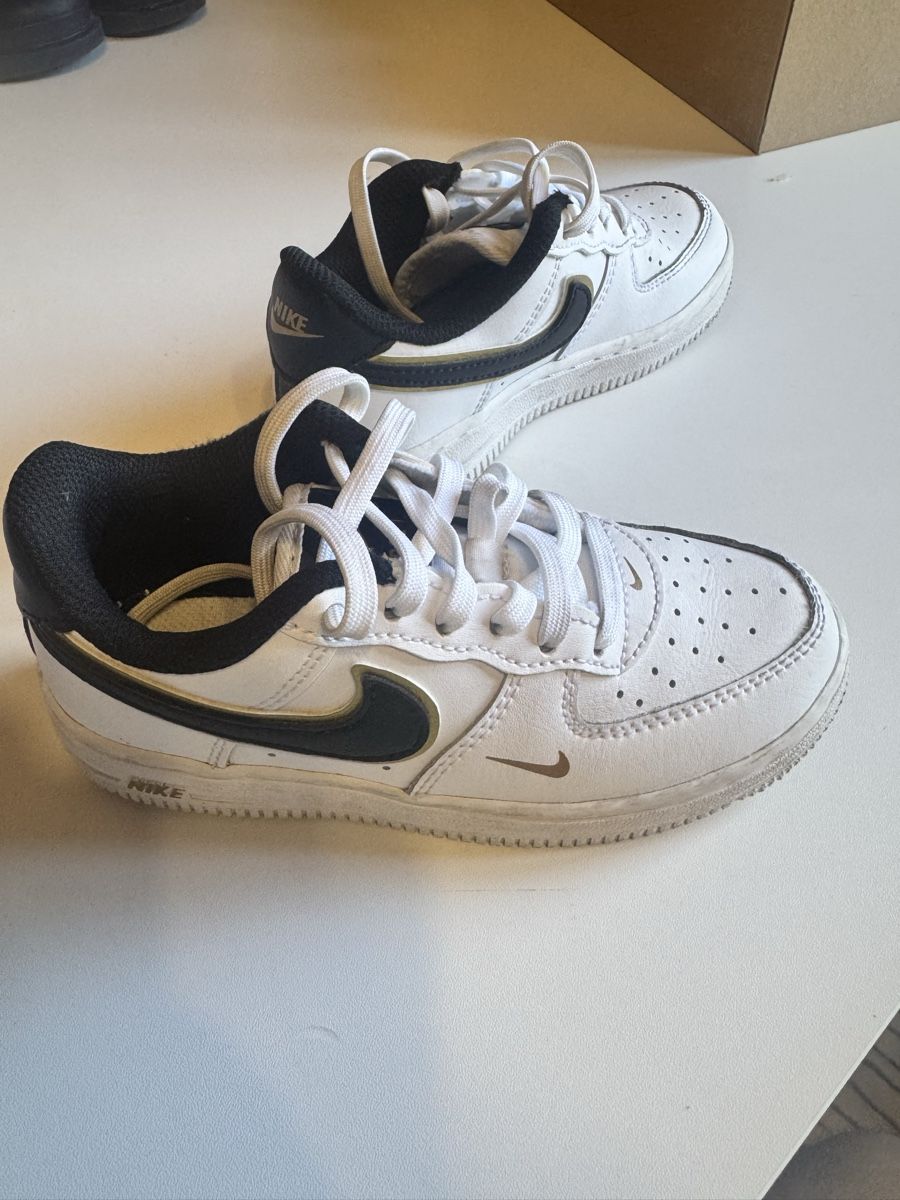 Nike Scarpe da uomo: Kinderschue nike 28 – Nuovo (secondo la descrizione) da Ilanz venduto da tai_q2yd