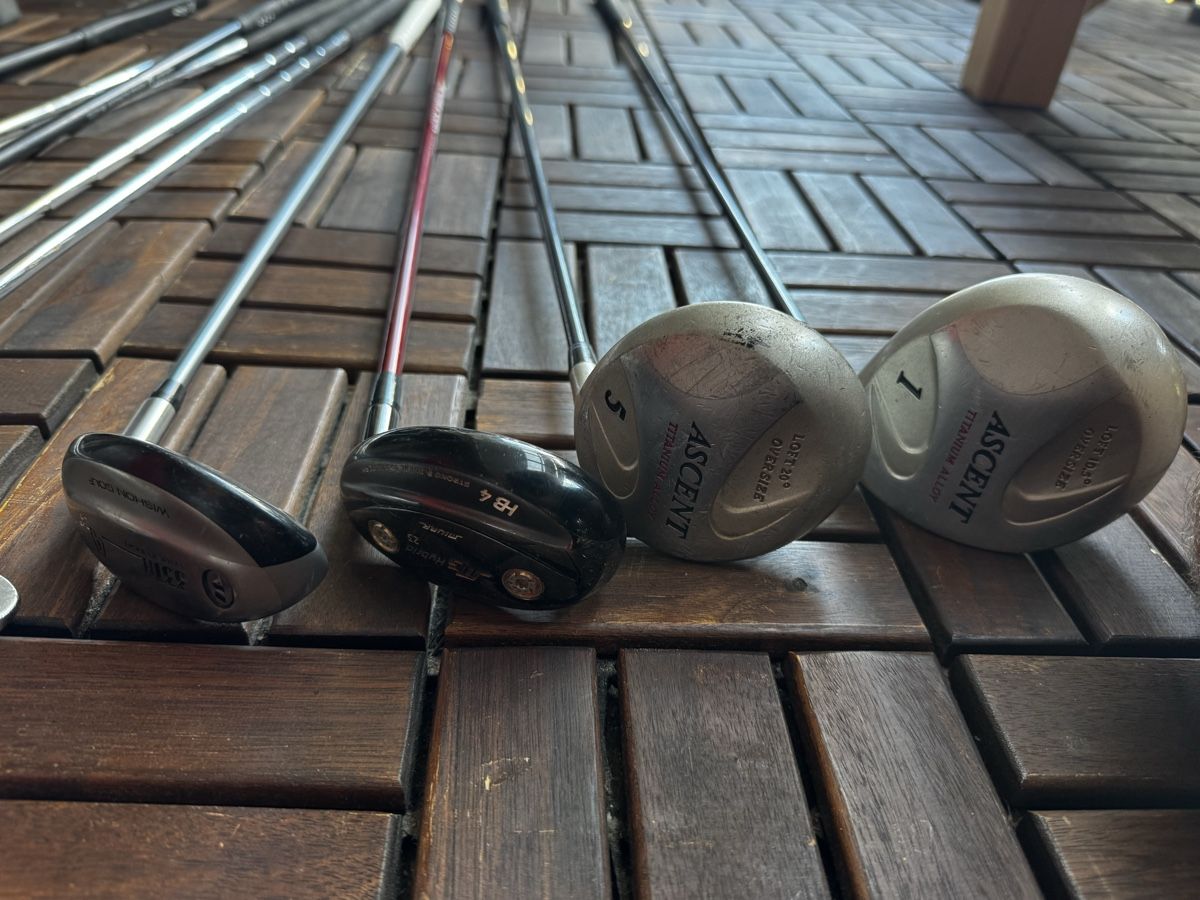 Mazze & Set: Nike Golf Tasche mit 10 div. Schläger – Usato da Liesberg venduto da hdz_x7vl 3