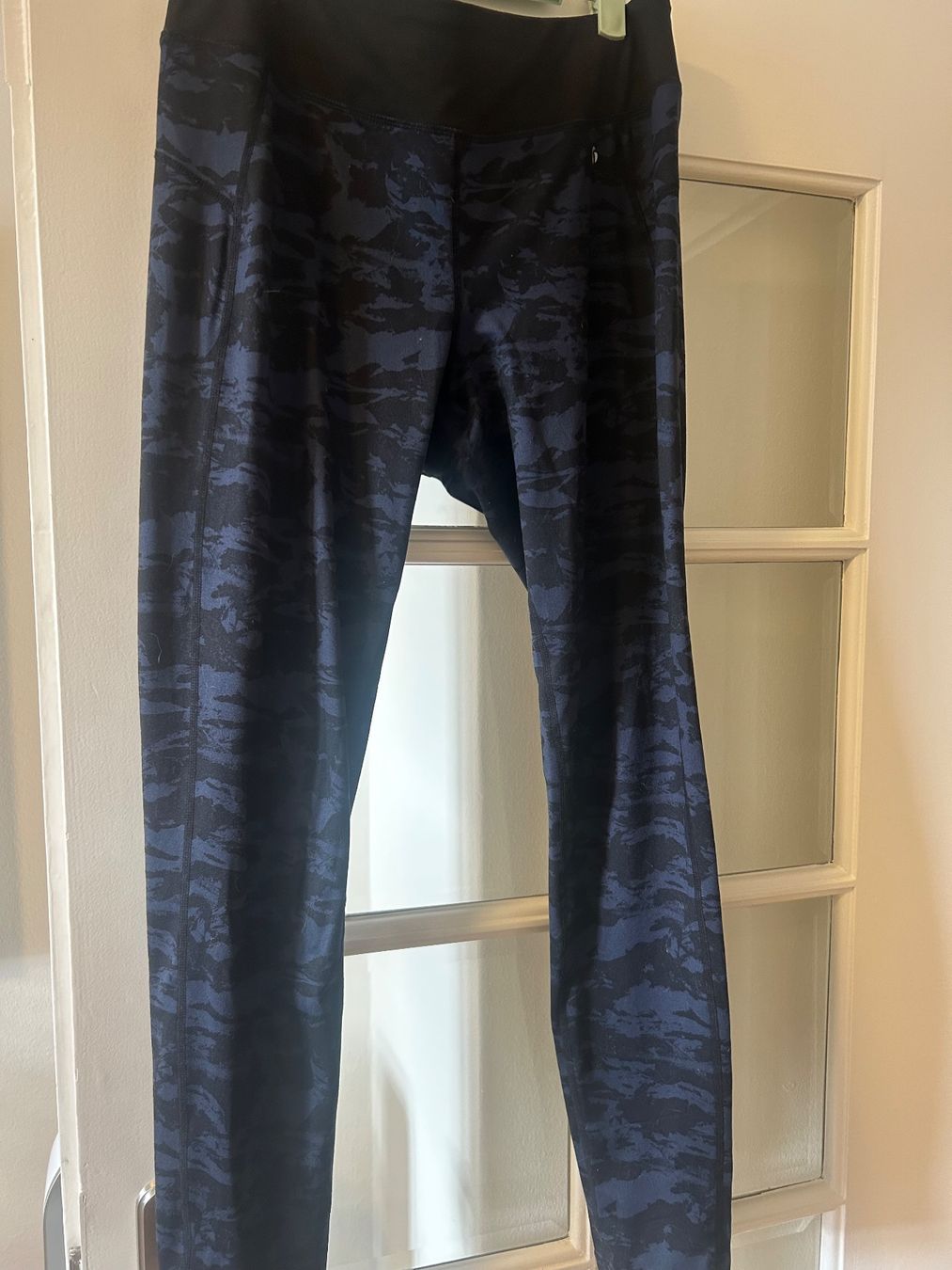 Leggings: Tchibo Sport Tights: Gr. L – Gebraucht aus Basel von Interstellar85