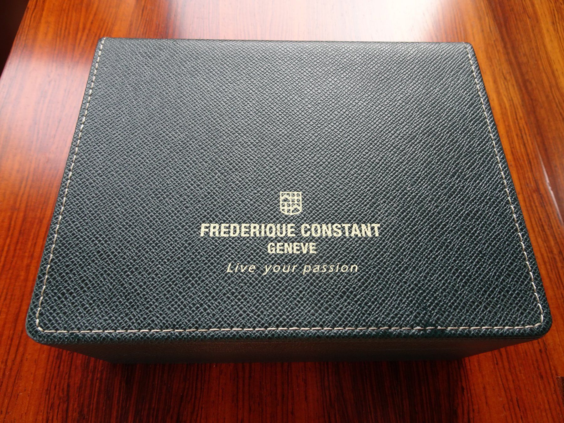 Scatole porta orologi: Uhrenbox mit Umbox FREDERIQUE CONSTANT GENEVE – Usato da Vernate venduto da Cervo0 1