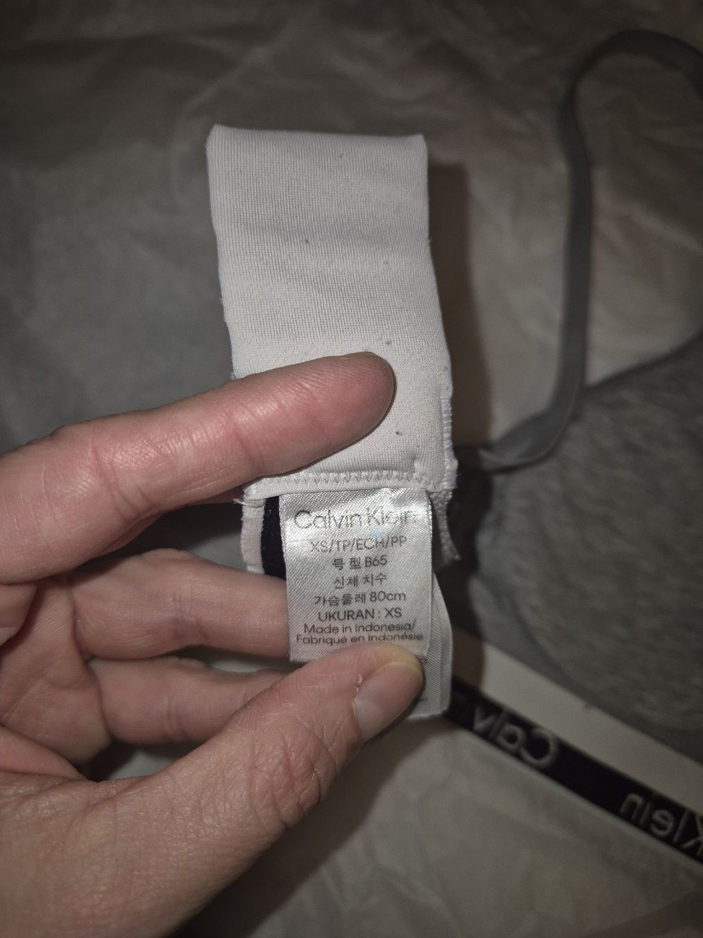 Calvin Klein Sonstige Unterwäsche: Calvin Klein BH, Grau, Grösse XS / 80B – Gebraucht aus Richterswil von ChristinW01 5