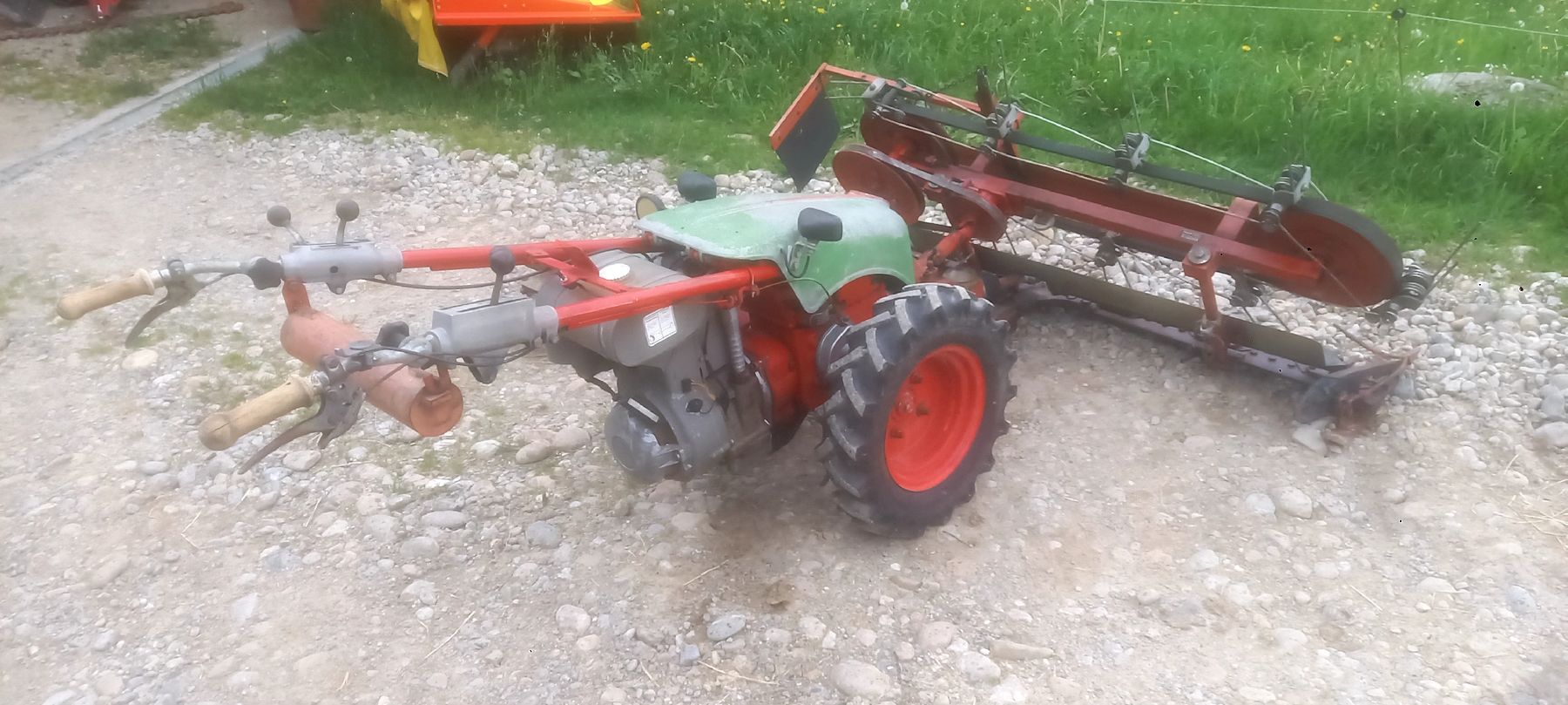 Rapid Alle Maschinen: Motormäher Rapid 505 mit Bandeingraser – Gebraucht aus Eggiwil von FarmallM 3