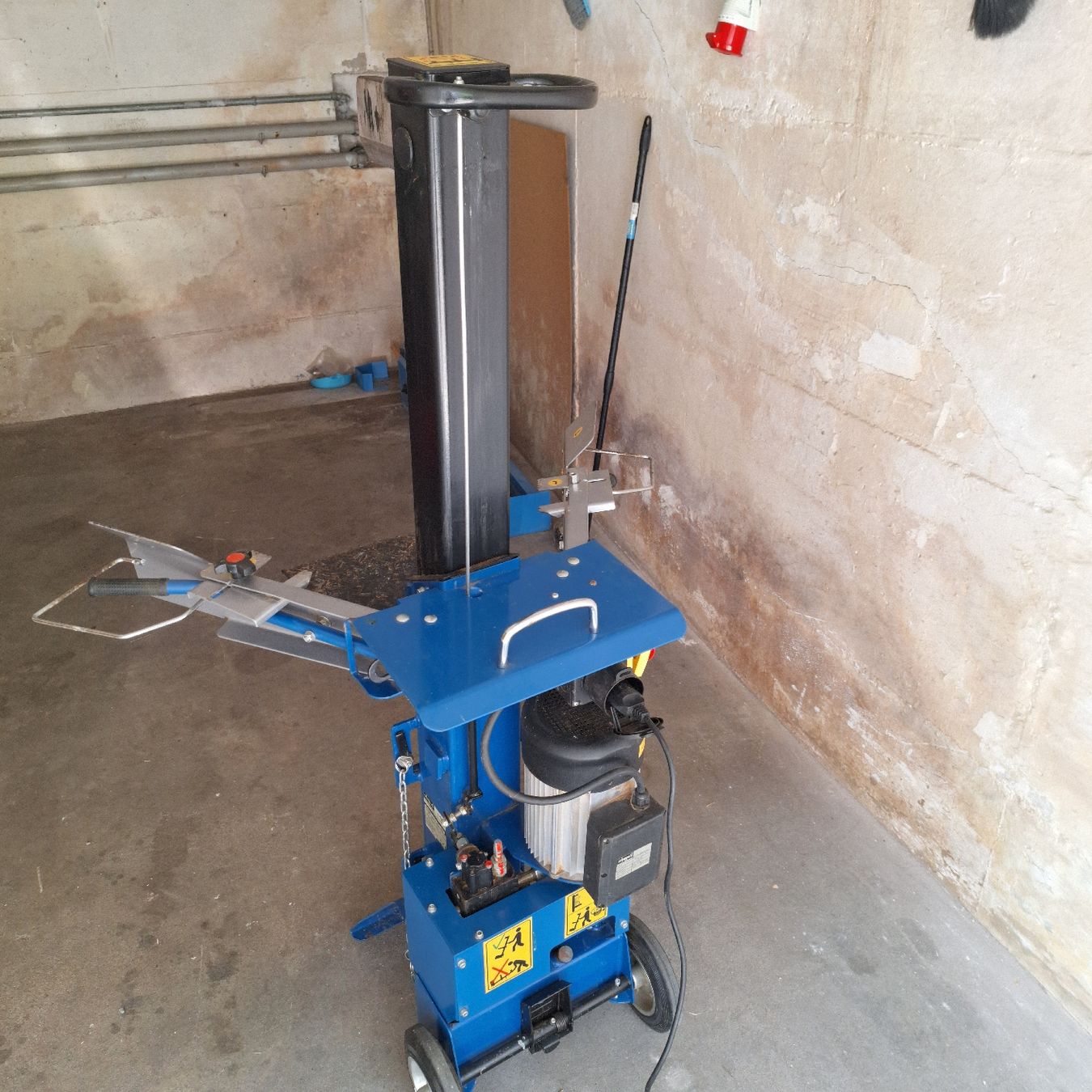 Scheppach Toutes les machines: Holzspalter  – D'occasion à Winterthur par v-t88 6