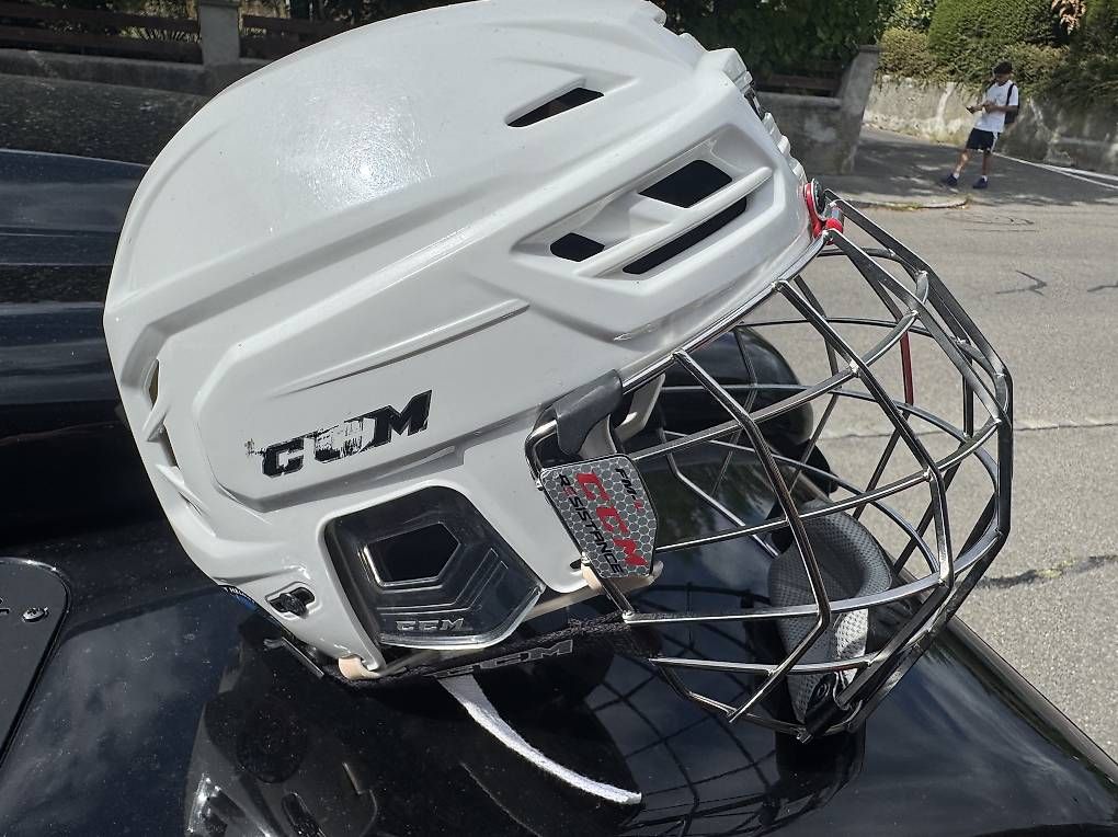 Helme: Eishockey Helm Erwachsene Grösse L – Gebraucht aus Muri b. Bern von MVW 1