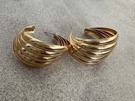 Creolen im Swirl-Design goldig–Neuwertig!Kostenloser Versand