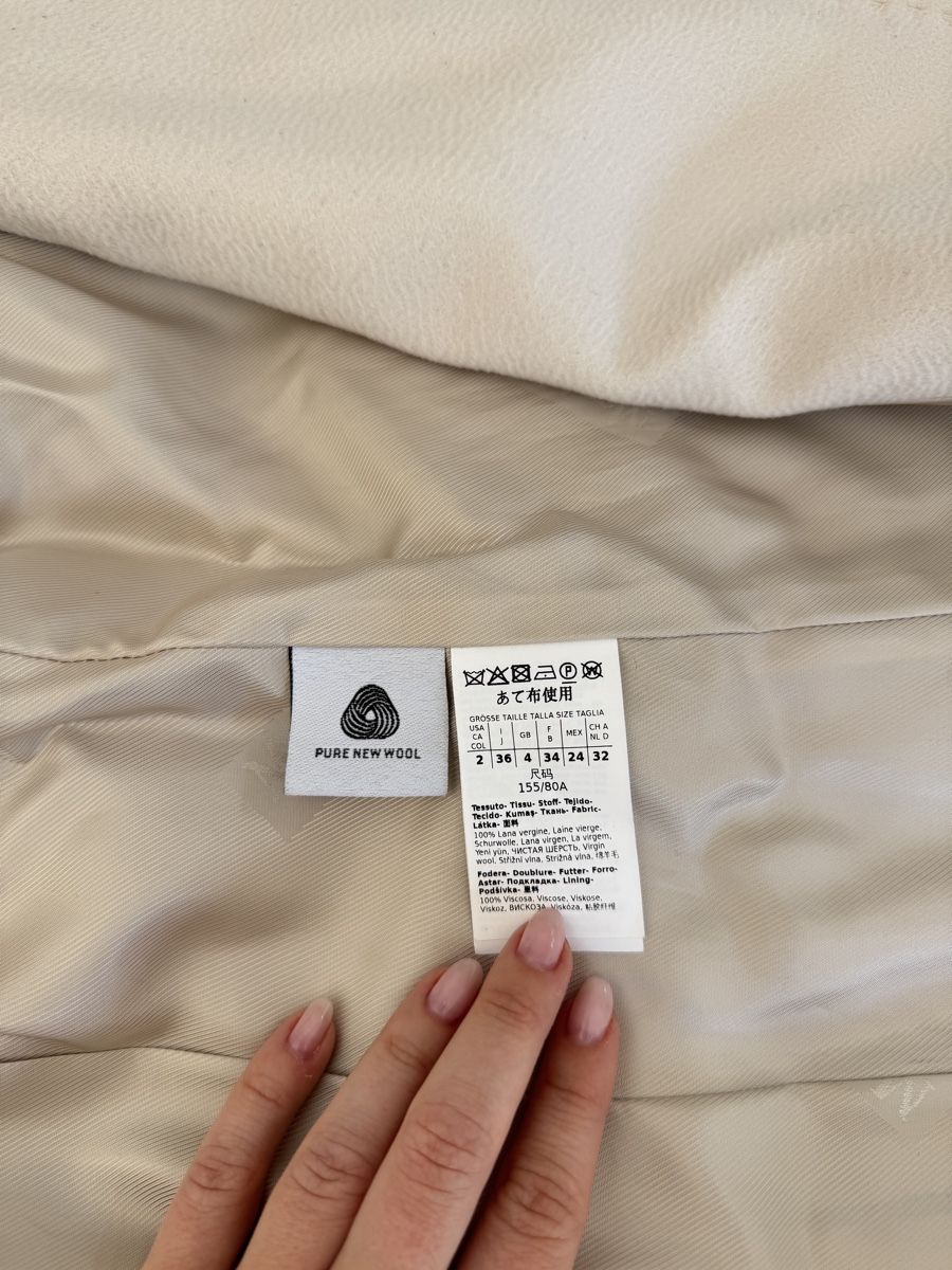 Max Mara Cappotti: Max Mara Studio Mantel in creme weiss – Usato da Zürich venduto da smi_57ql 7
