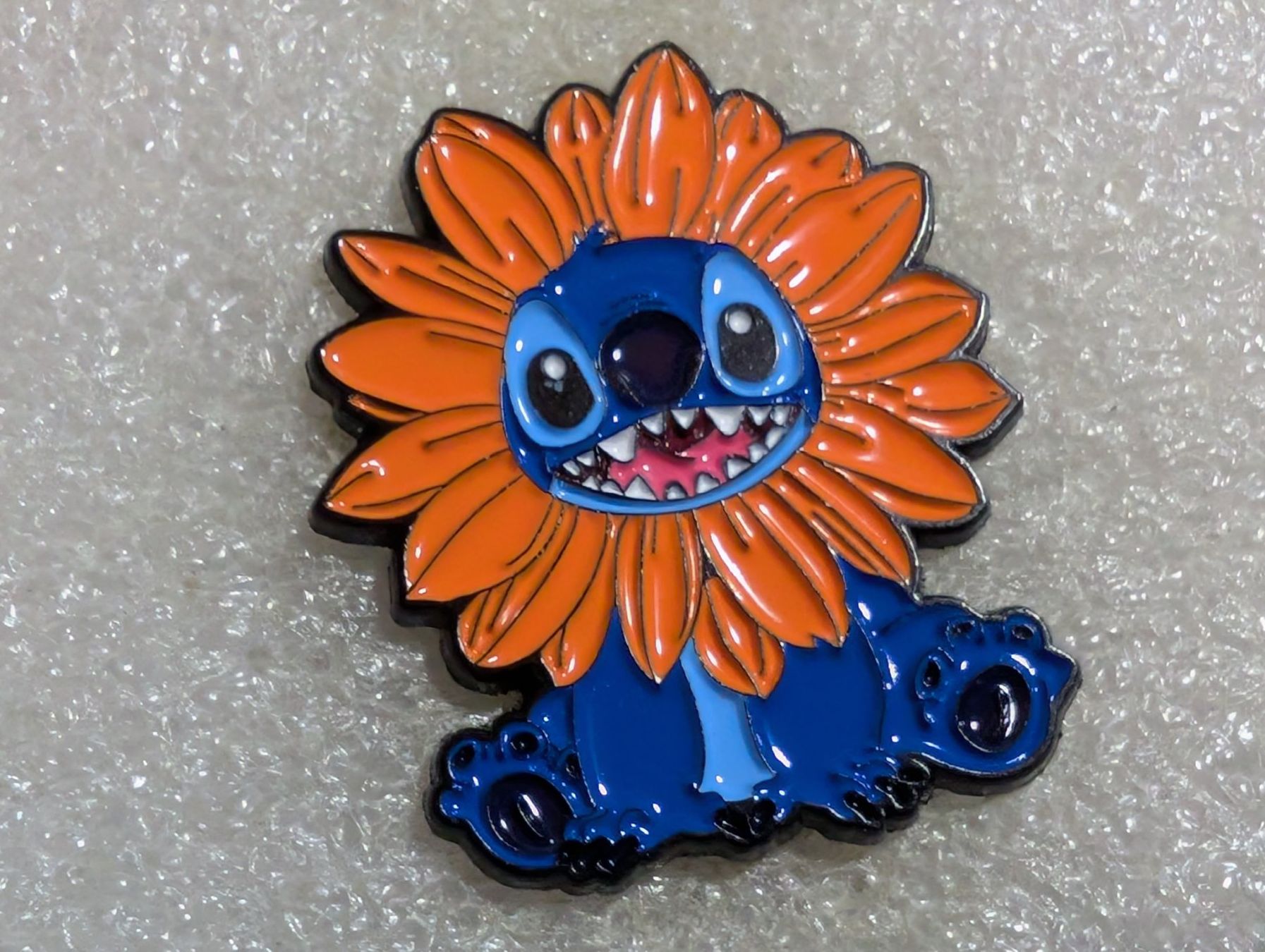 Plaketten & Abzeichen: Ansteckbutton 240: Disney – Gebraucht aus Oppligen von Pin-Fall-Shop