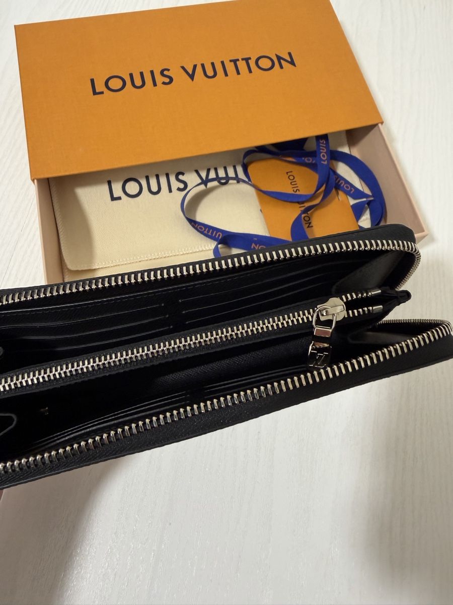 Louis Vuitton Portafogli: Louis Vuitton Portefeuille – Nuovo e nell'imballaggio originale da Clarens venduto da res_bzr9