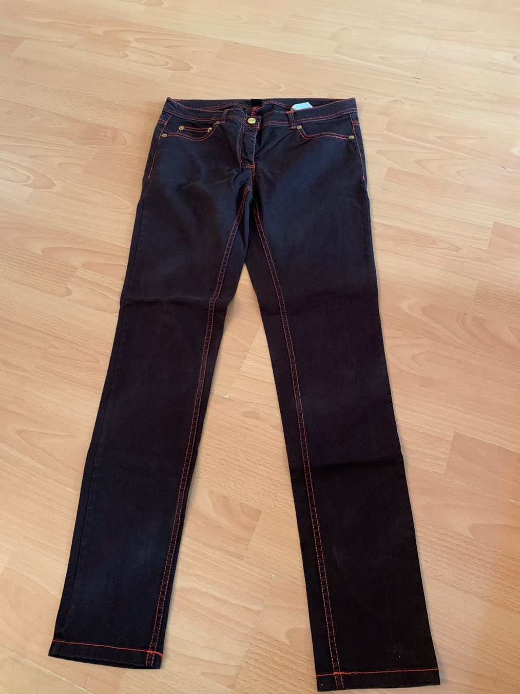 H&M Hosen: Pantalon brun H&M taille 38 – Gebraucht aus MEYRIN von Gwendo10