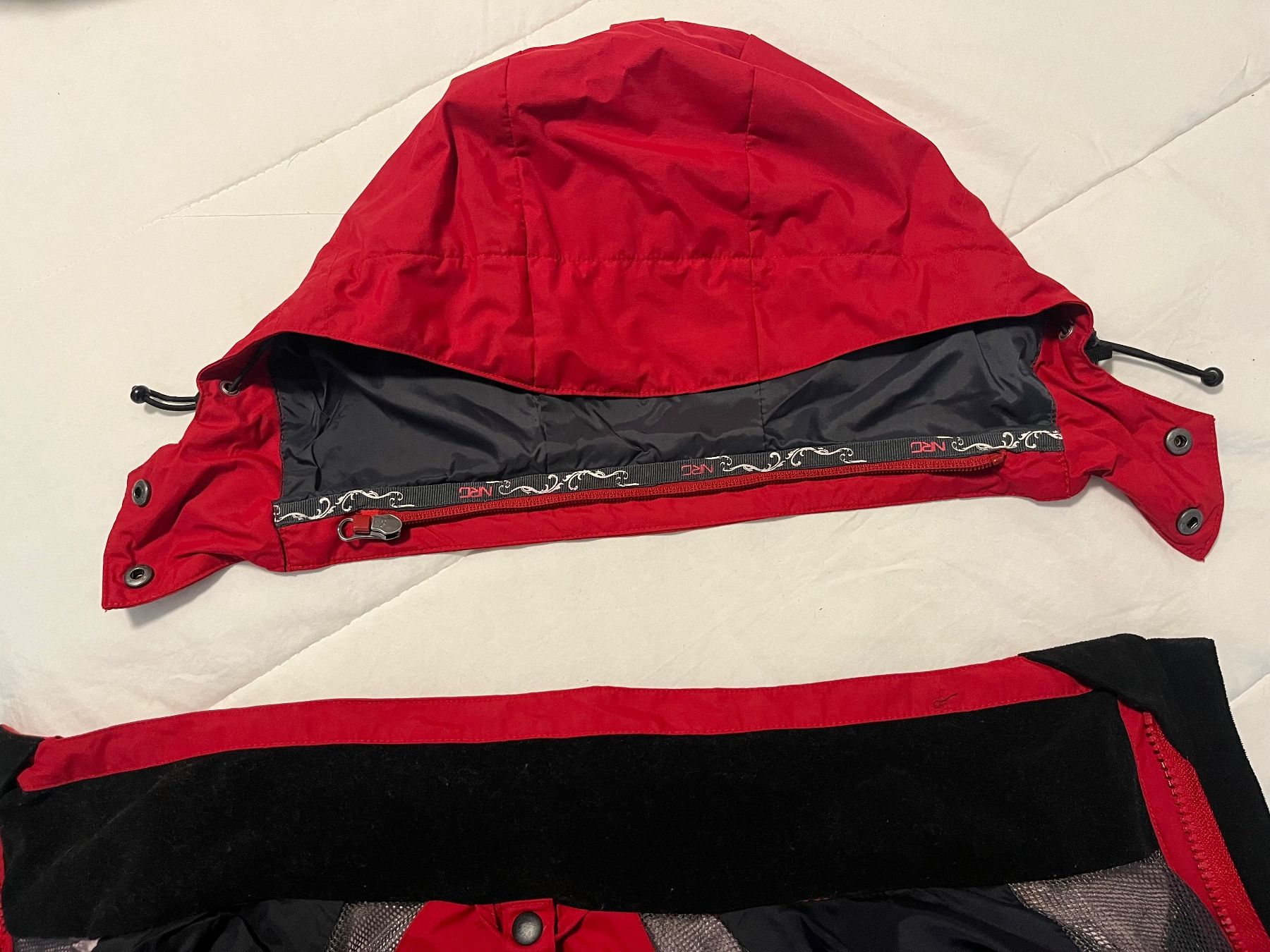 Giacche: Veste rouge M – Usato da Biel-Bienne venduto da Doriskoloris 6