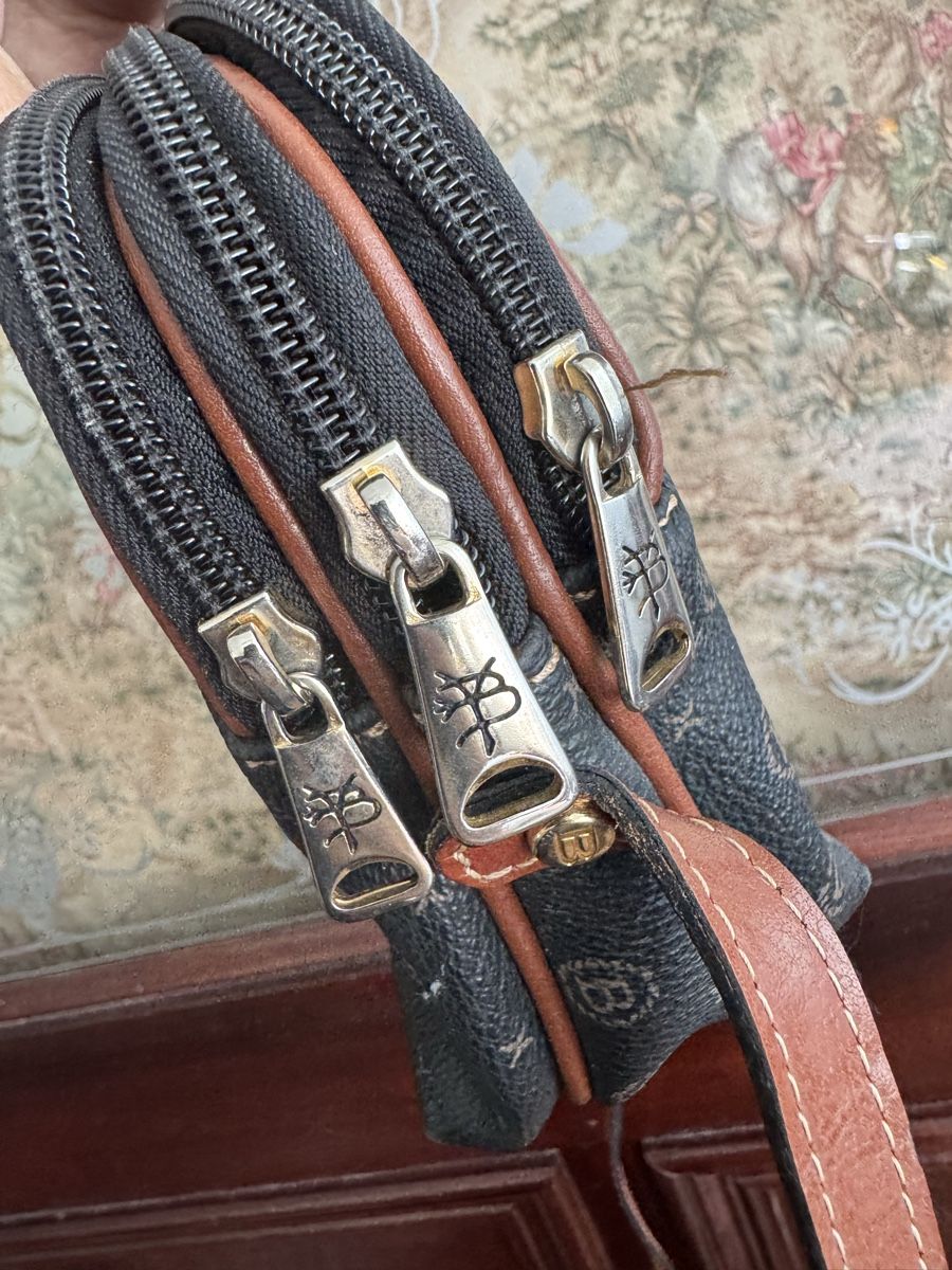 Taschen für Damen: Umhängetasche Ledertasche – Gebraucht aus Obfelden von cesarina10 9