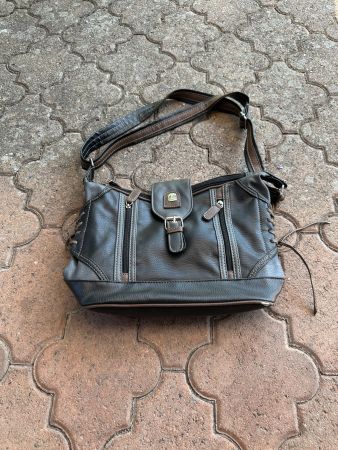 H&B Handtasche / Umhängetasche in Schwarz-Braun