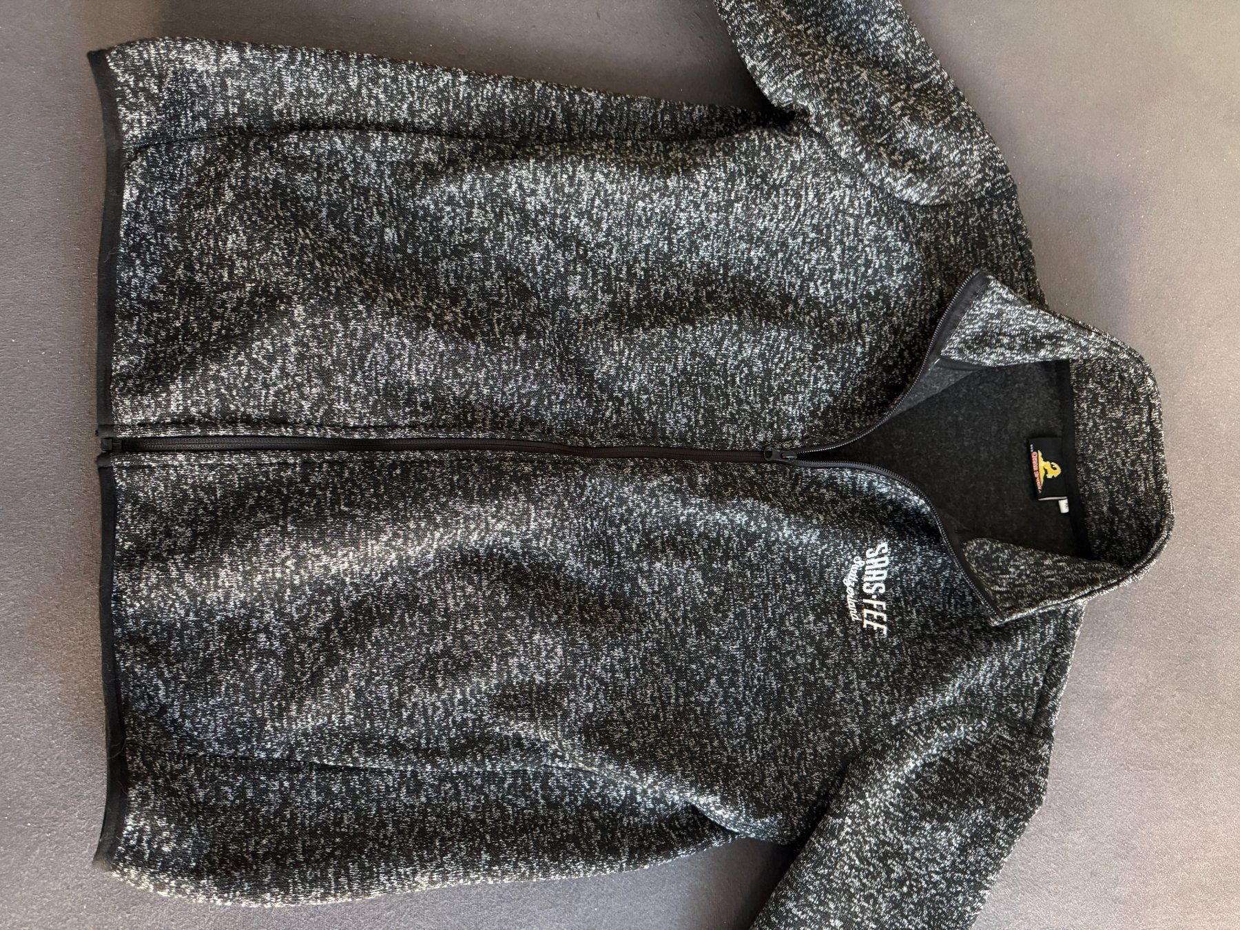 Giacche: Polyesterjacke Saas Fee mit Gratis Cap – Nuovo (secondo la descrizione) da Zollikofen venduto da fre_nq97