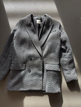 Veste H&M, taille 38, blazer très tendance 12% laine