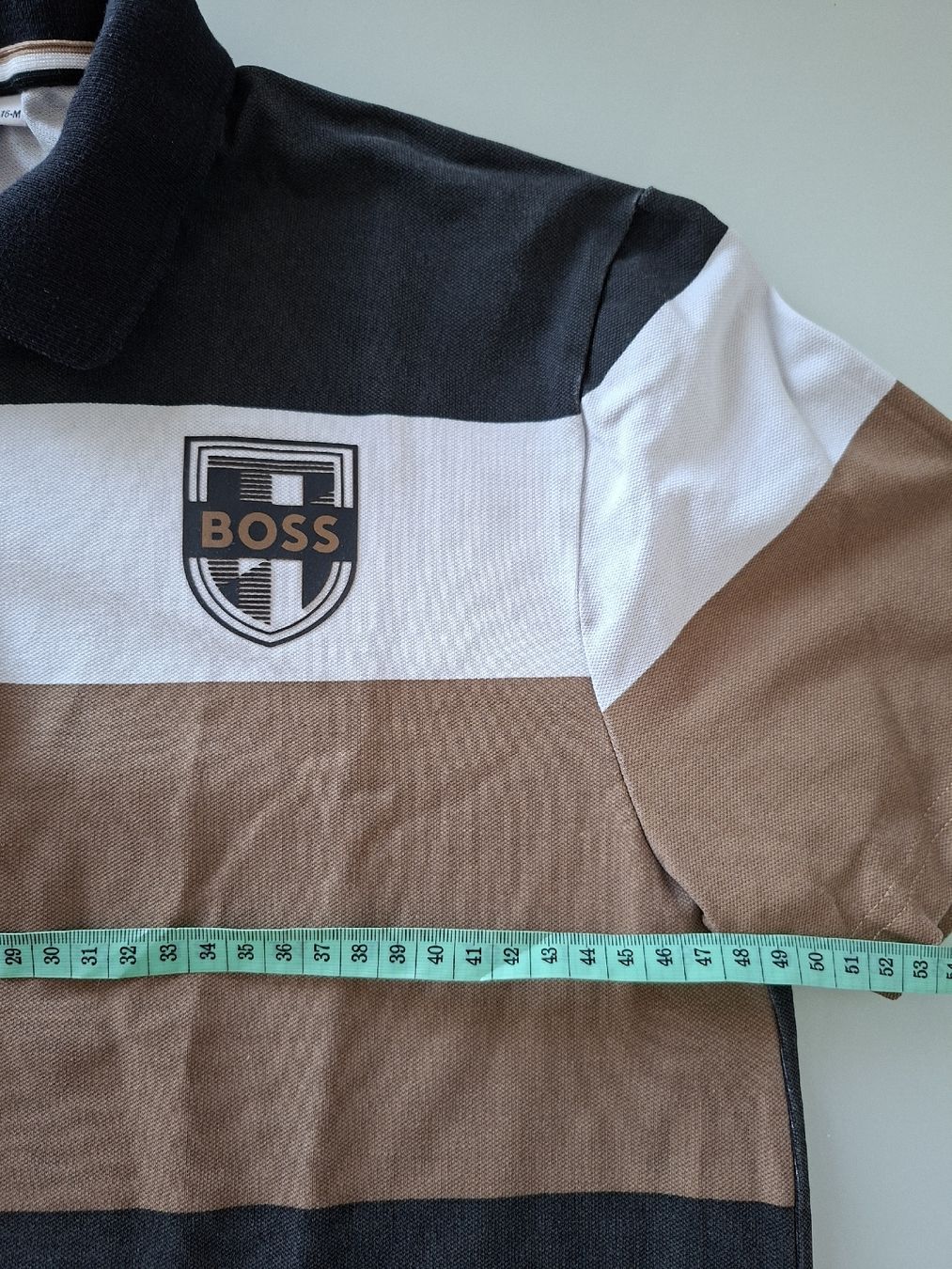 Hugo Boss Magliette Polo: Polo BOSS homme rayé multicolore, taille M, 16 – Usato da Renens VD venduto da ser_j2fn 1