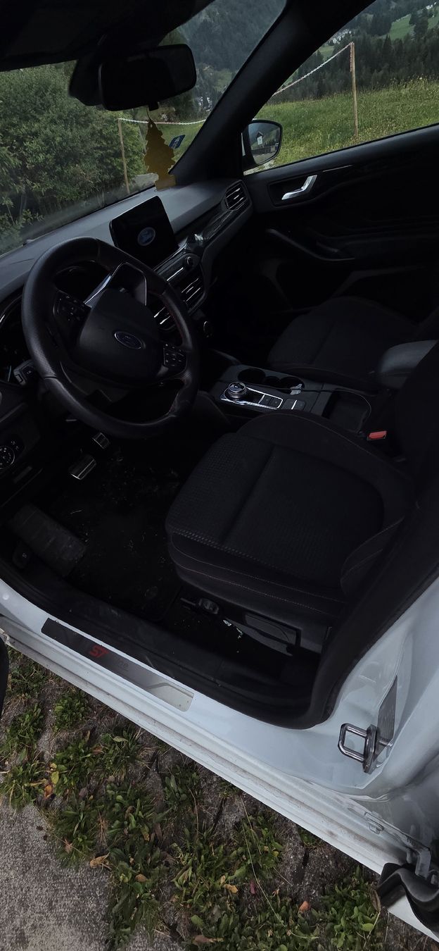 Ford Autos: ford focus 1,5 SCTi – D'occasion à Eigenthal par pau_w7h2 4