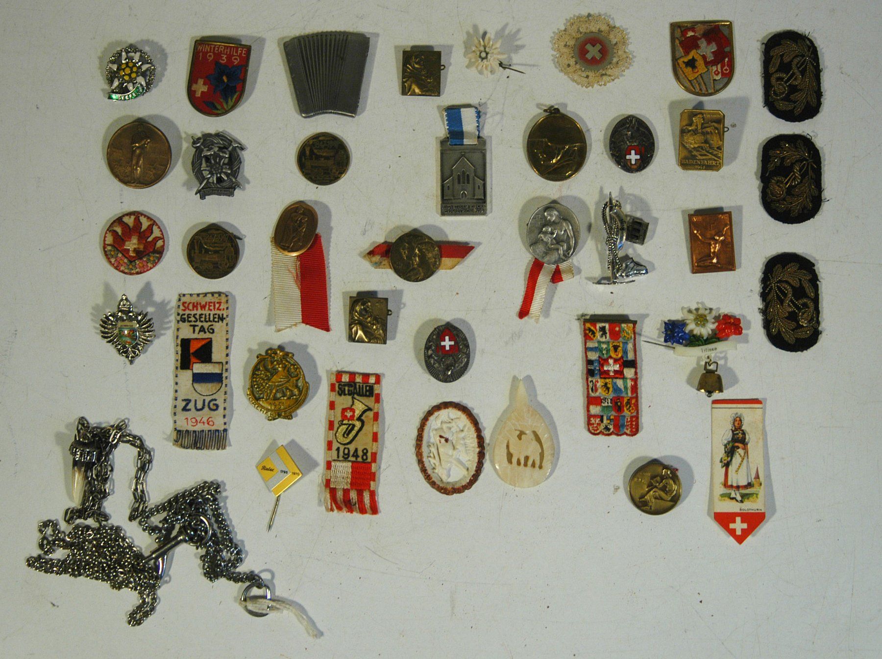 Medaglie: Sammlung: Diverse alte Schweizer Medaillen Anstecker etc. – Usato da Herisau venduto da Wisen