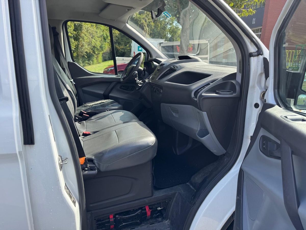 Ford Véhicules utilitaires: Ford Transit Custom MFK 10.2026  – D'occasion à lully par sof_l8yw 7