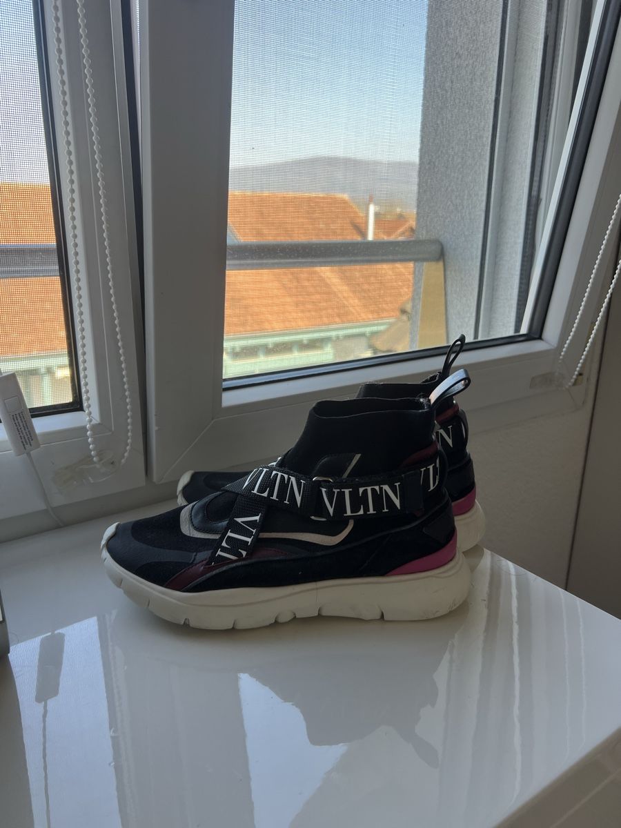 Valentino Scarpe da donna: Valentino Garavani Sneaker Gr. 36 – Usato da Niederlenz venduto da CXClouds 1