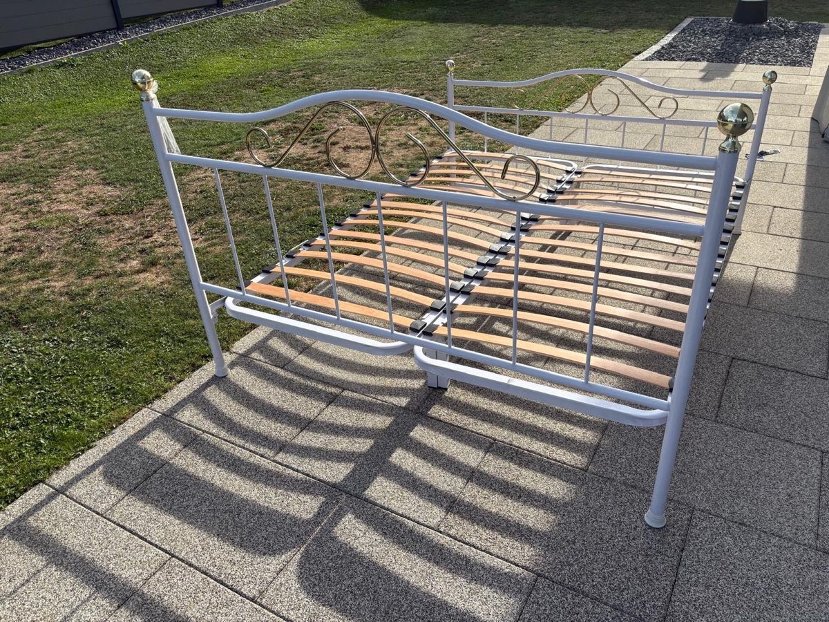 Betten: Doppelbett mit Matratzen – Gebraucht aus Rüdlingen von Schnoegli2007 3