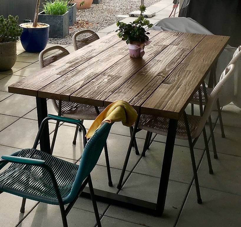 Tavoli: Garten Esstisch Echtholz mit 2.2 Meter Länge – Usato da Oftringen venduto da Thomas.weber