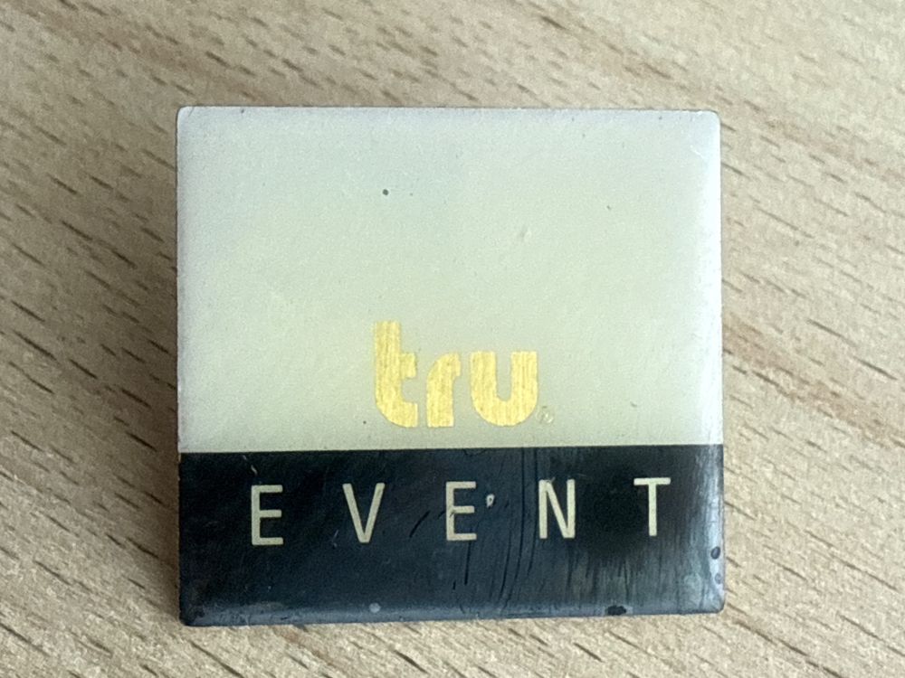 Pin Tru Event (Gebraucht) in Glattbrugg für CHF 1 – mit Lieferung auf ...