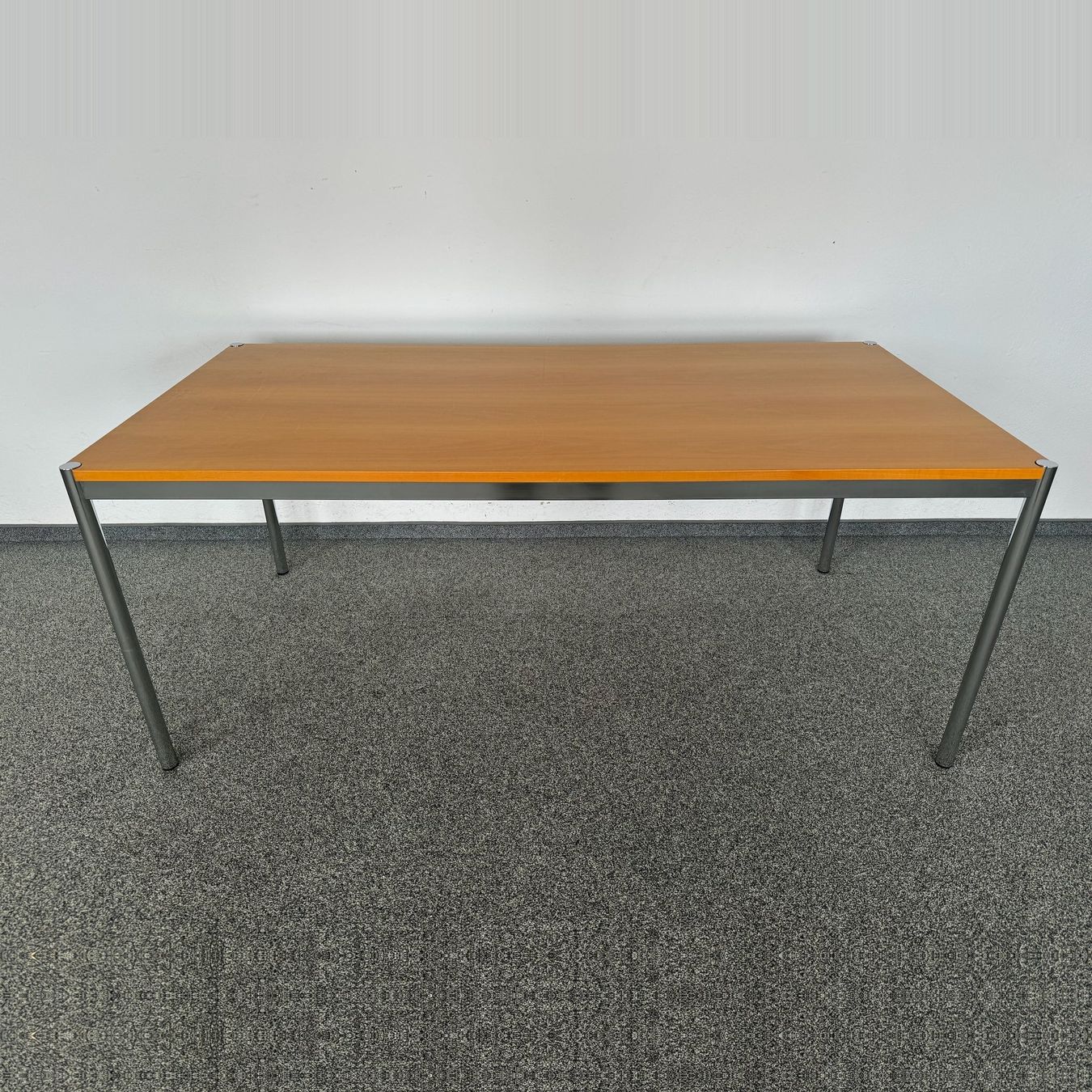 Scrivanie: Ergodata Multi Desk Rondo Schreibtisch – Usato da Schönenwerd venduto da mcofficeshop