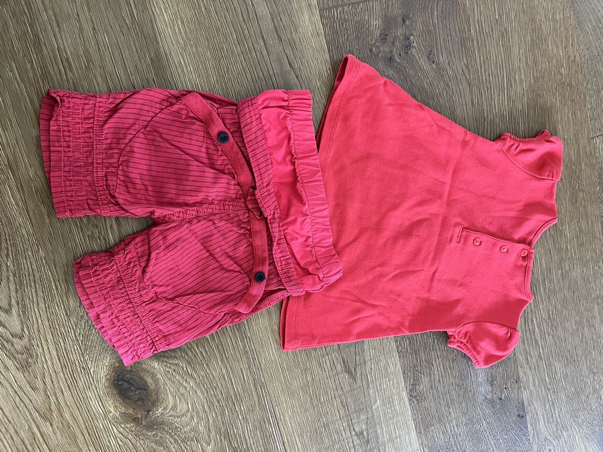 Lotti & Set di vestiti: T-shirt & kurze Hose 12 Monate  – Usato da Wolfwil venduto da NewGirl 1
