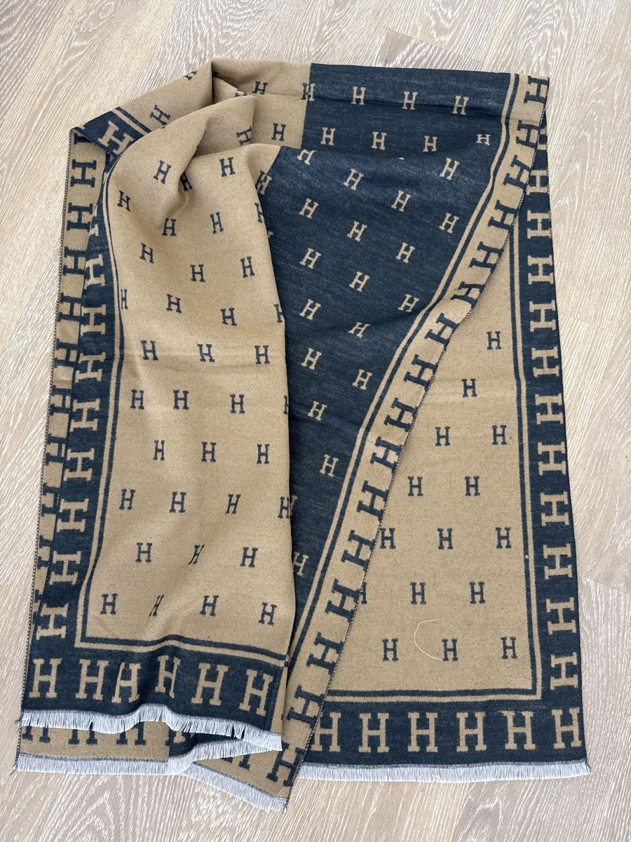 Foulards & écharpes: Sciarpa logo H beige e nera – Neuf (Voir description) à Corseaux par zetajones01