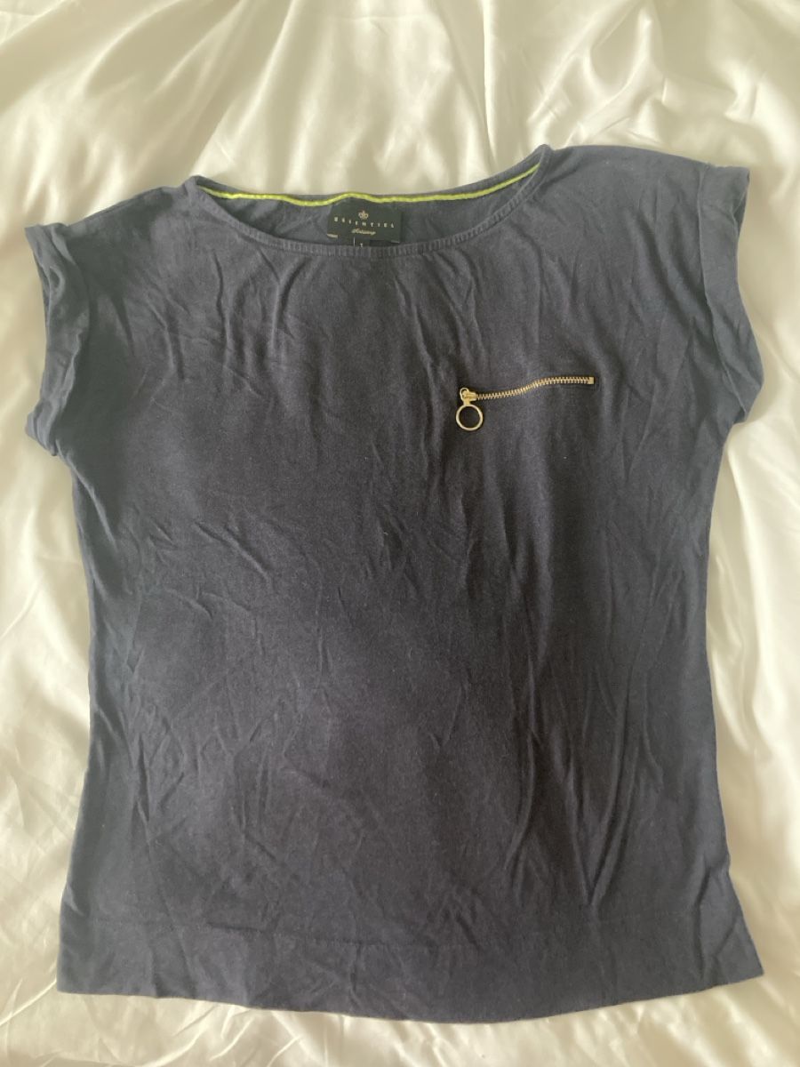 Essentiel Antwerp Top: Top Essentiel Antwerp, S-M – Usato da Azmoos venduto da alix001