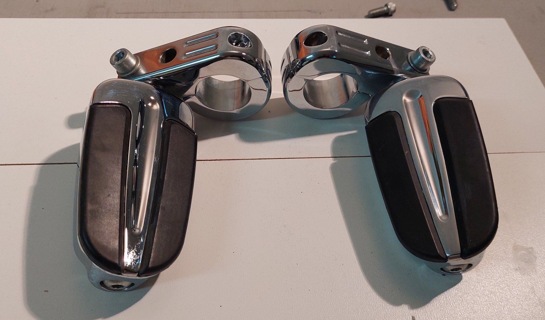 Harley-Davidson Tutti i ricambio per moto: Highway Bars / Fussrasten / Original Harley Davidson – Usato da Aesch BL venduto da Stpp 1