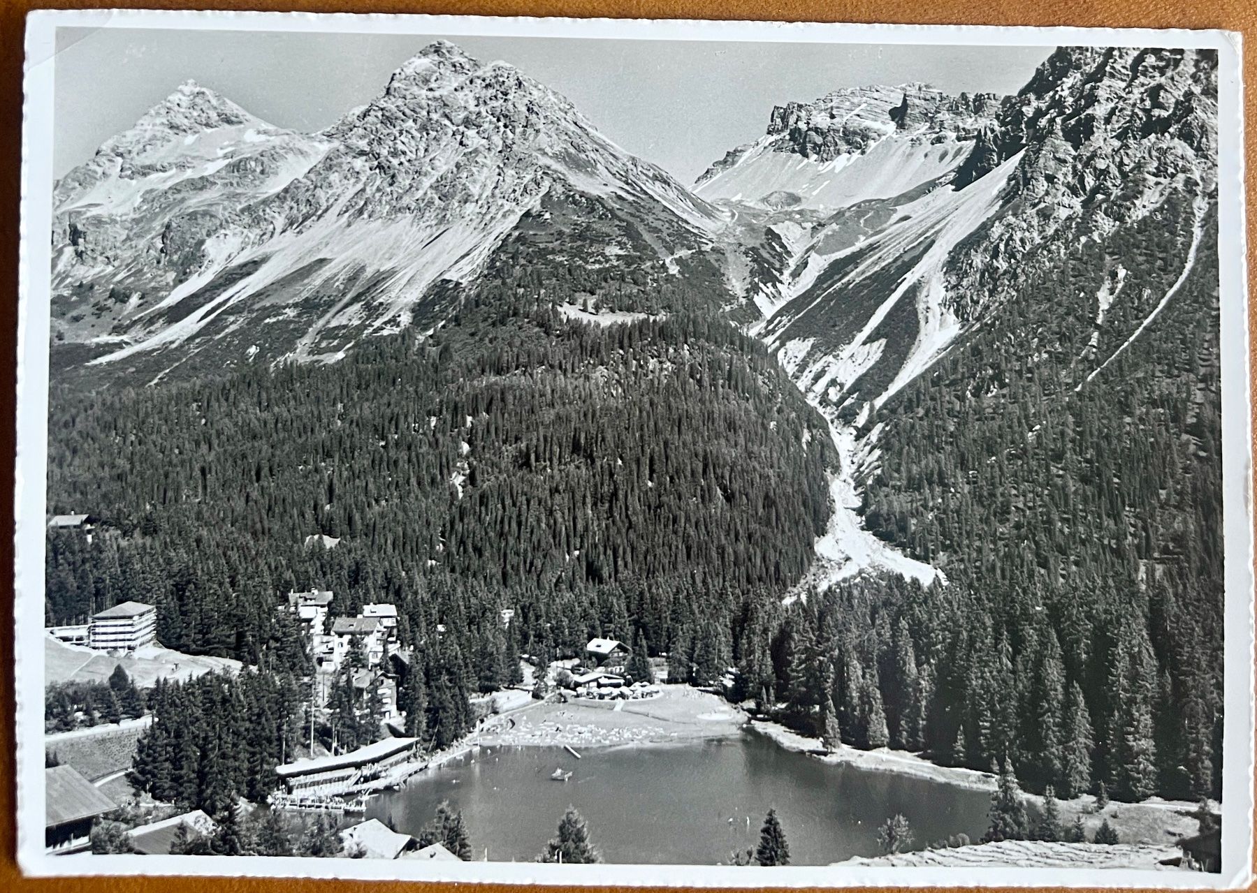 Cartoline postali: AK:  AROSA - Strandbad mit untersee  1957 – Usato da Lutry venduto da Ediego