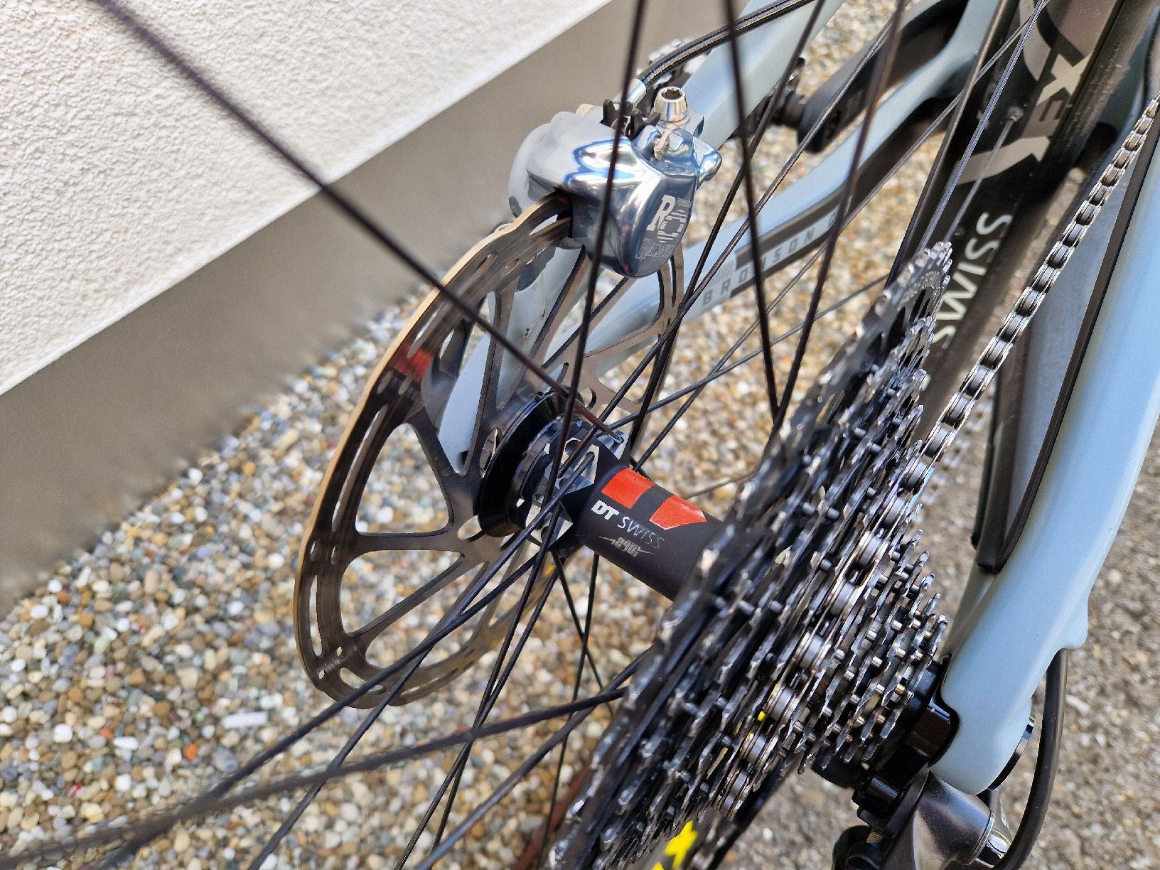 Santa Cruz Vélos: Santa Cruz Bronson V3 Carbon CC, custom – D'occasion à Heerbrugg par san_dr2y 3