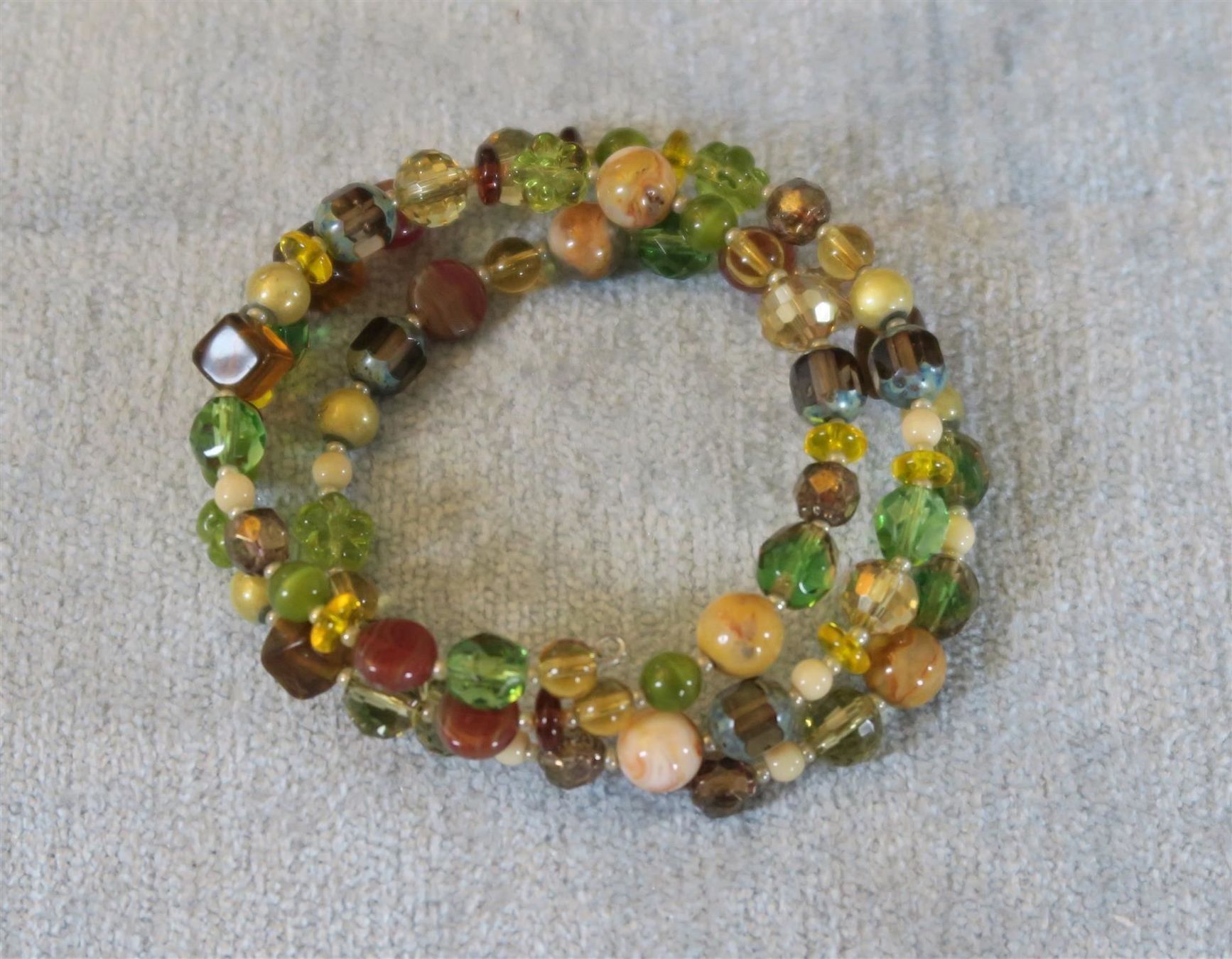 Armbänder & -reifen: Armband aus Naturstein/Glasperlen – Gebraucht aus Brittnau von marlenestone